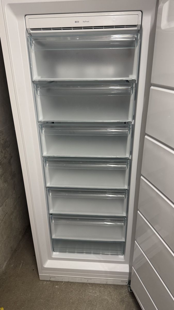 Congelatori: Miele Gefrierschrank mit 320 Litern Nutzinhalt – Usato da Mönchaltorf venduto da DRUG-TITO 1