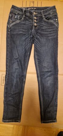 Jeans und passende Oberteile, Gr 36