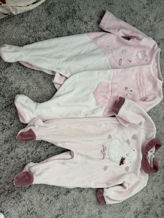 2 Baby Strampler rosa weiss mit Motiv guter Zustand