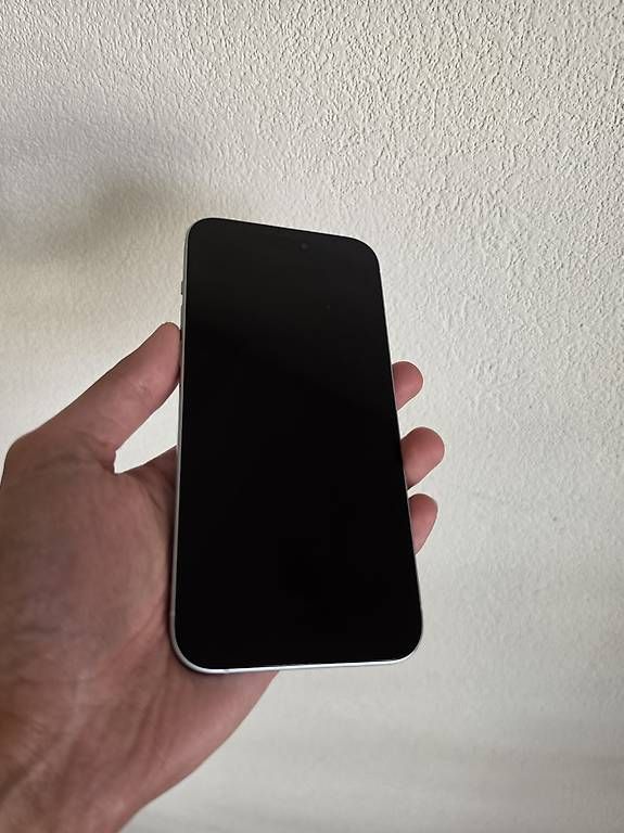 Handys / Smartphones: Iphone 15 Plus light blue – Gebraucht aus Glattbrugg von joe_bf26 1