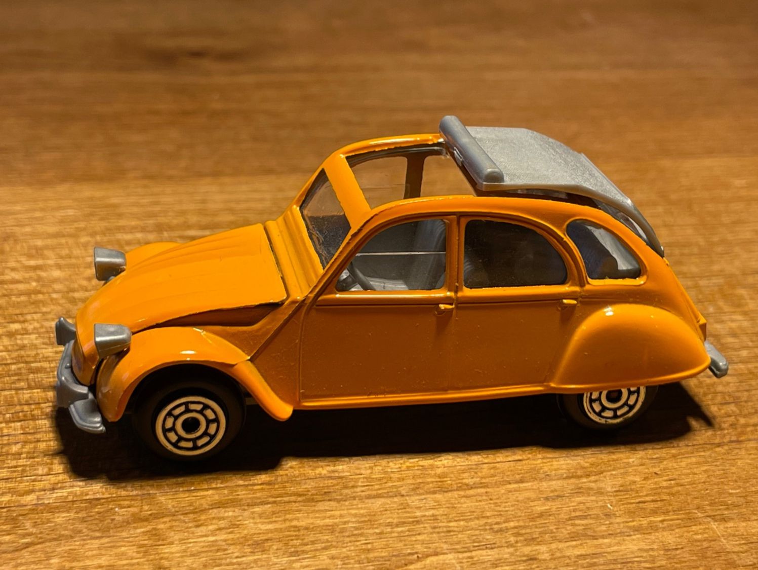 Citroën Modellini d'auto: Citroen 2CV6 Norev Modellauto – Usato da Luzern venduto da mintcar 1