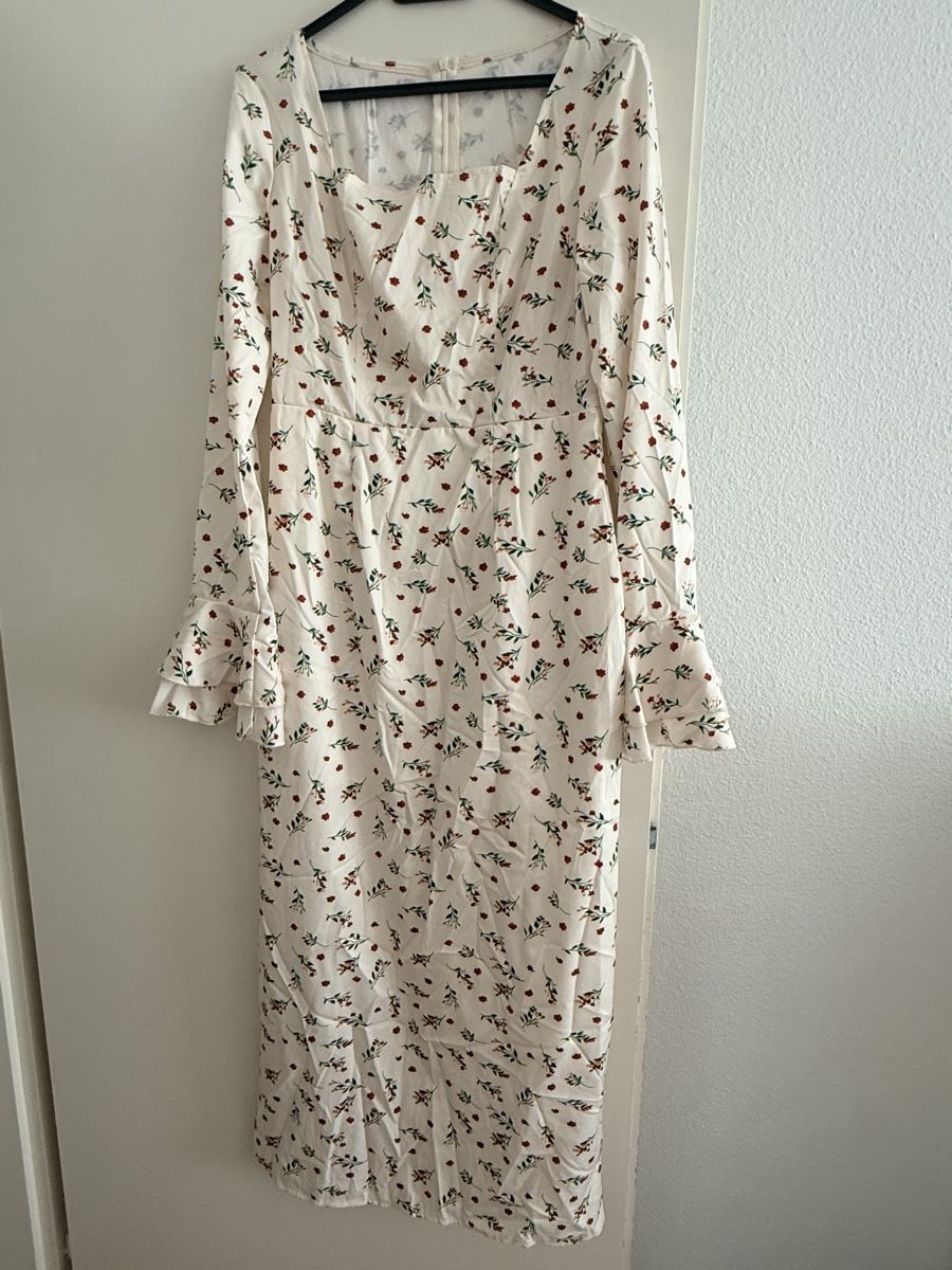 Robes et jupes: Wunderschönes neues Kleid  – Neuf (Voir description) à Benglen par Shamily
