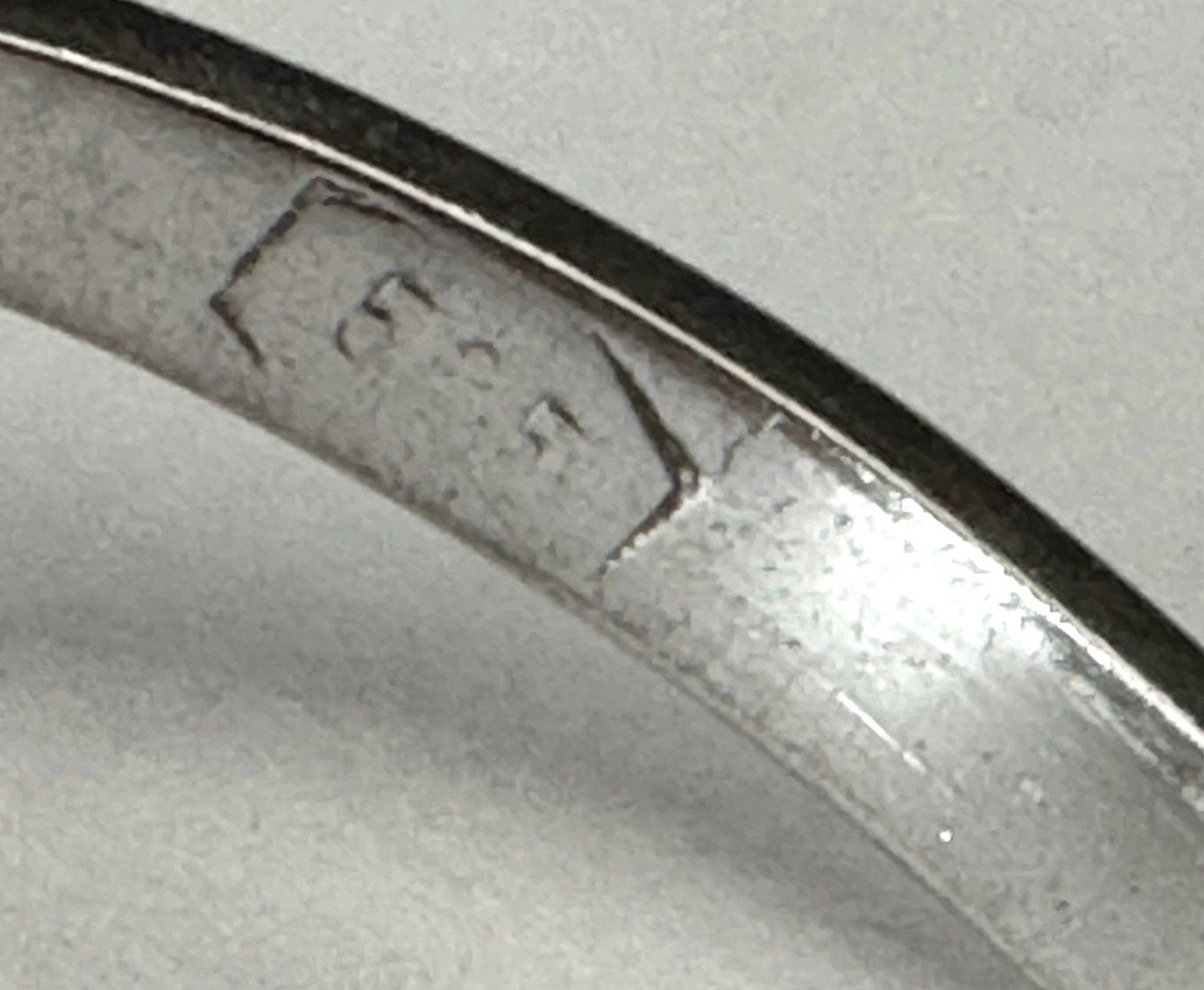 Anelli: Weissgold Ring 585 gestempelt mit Saphir & Diamanten – Usato da Ebikon venduto da repatrick 6