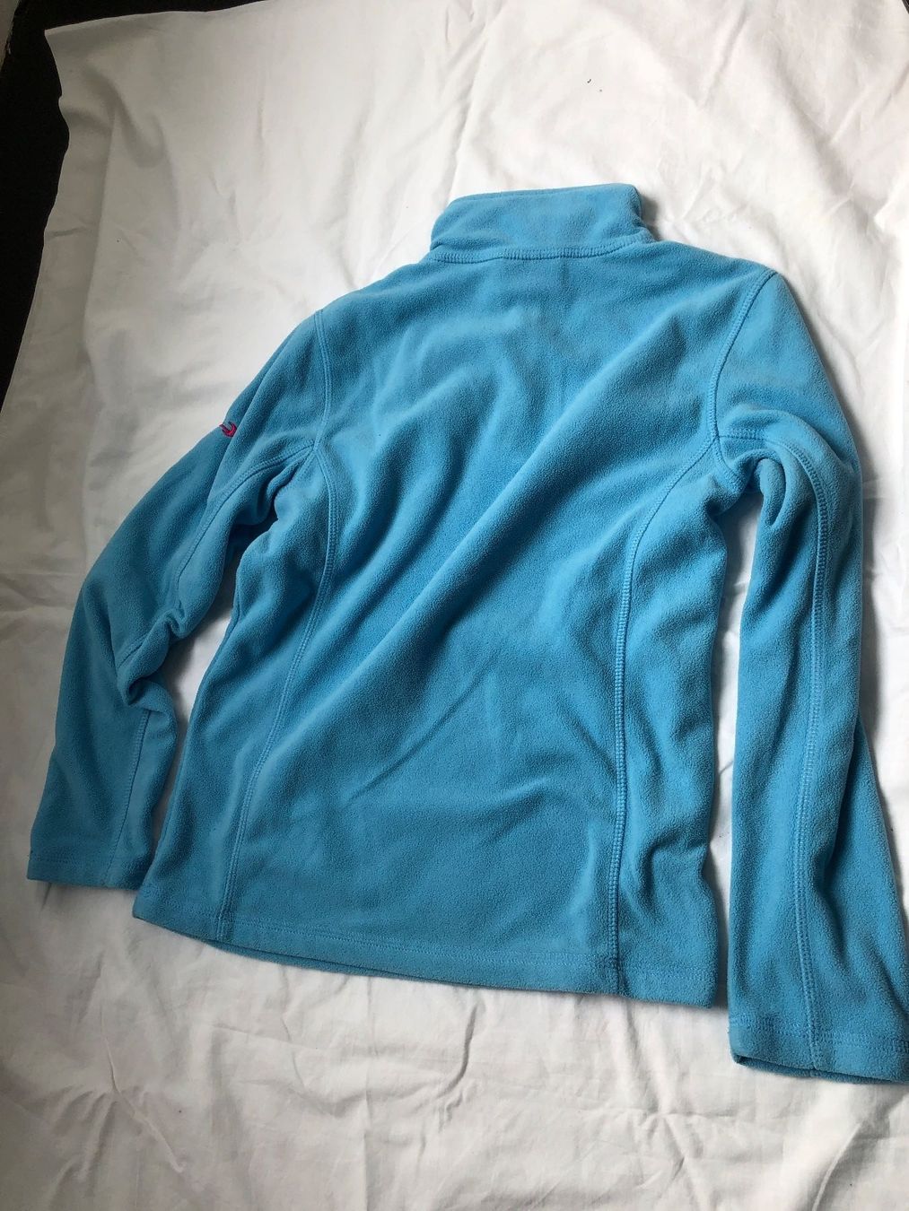 Maglioni & Felpe: hellblauer Faserpelz-Pulli von Extend, Gr. 140 – Usato da Zürich venduto da anavlis-thymiano 1