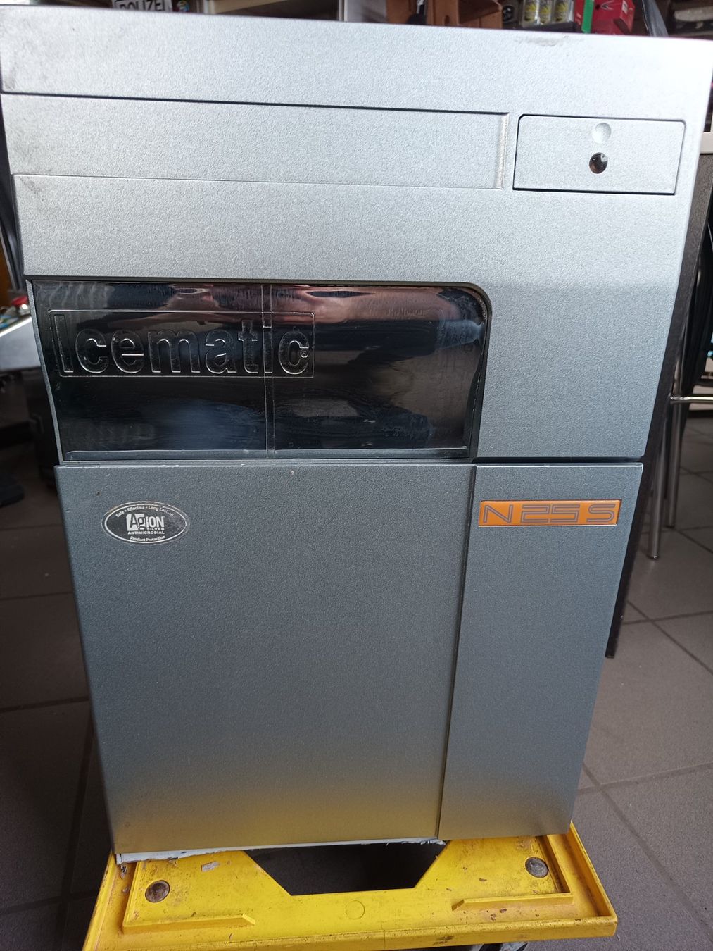Elettrodomestici da cucina: Gastro Eiswürfelmaschine – Usato da Oberegg venduto da A-Z.Handel.Loehrer 1