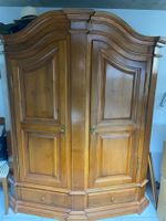 Holzschrank