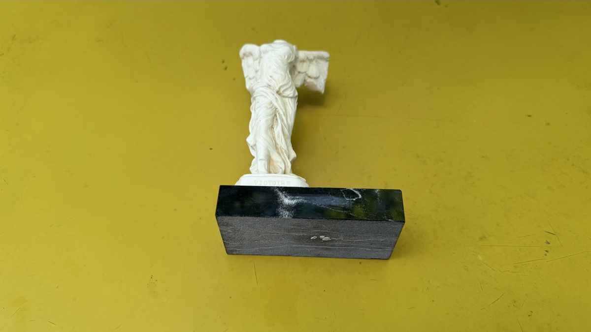 Figurines: Nike von Samothrake Replik als Briefbeschwerer – D'occasion à Riedholz par Frettchen63 5