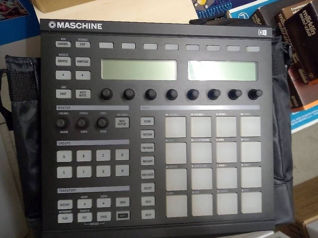 Steuerung: Native Maschine Mk1 – Gebraucht aus Bad Ragaz von wie_2xls