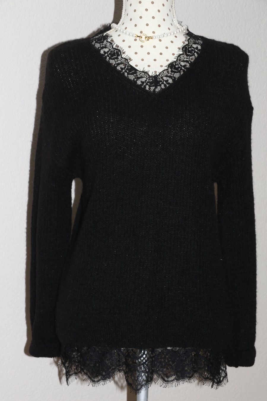 Maglioni & Felpe: Wunderschöner Pullover mit Spitze eher Gr.M  NEU – Nuovo (secondo la descrizione) da Oberwil-Lieli venduto da Svetlana28 7