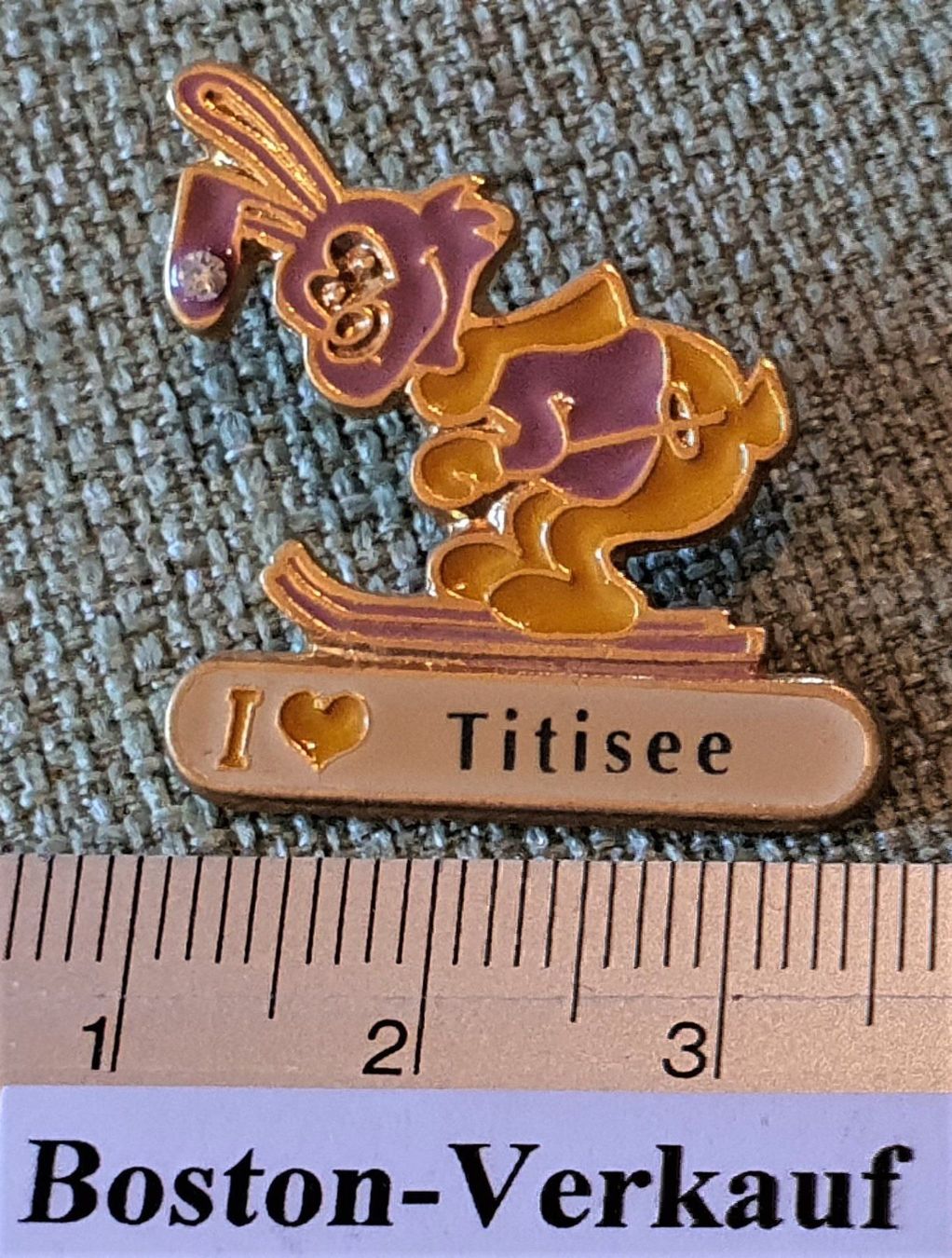 Plaketten & Abzeichen: D021 - Pin Ski Hase I Like Titisee – Gebraucht aus Reinach BL von Boston-Verkauf 1