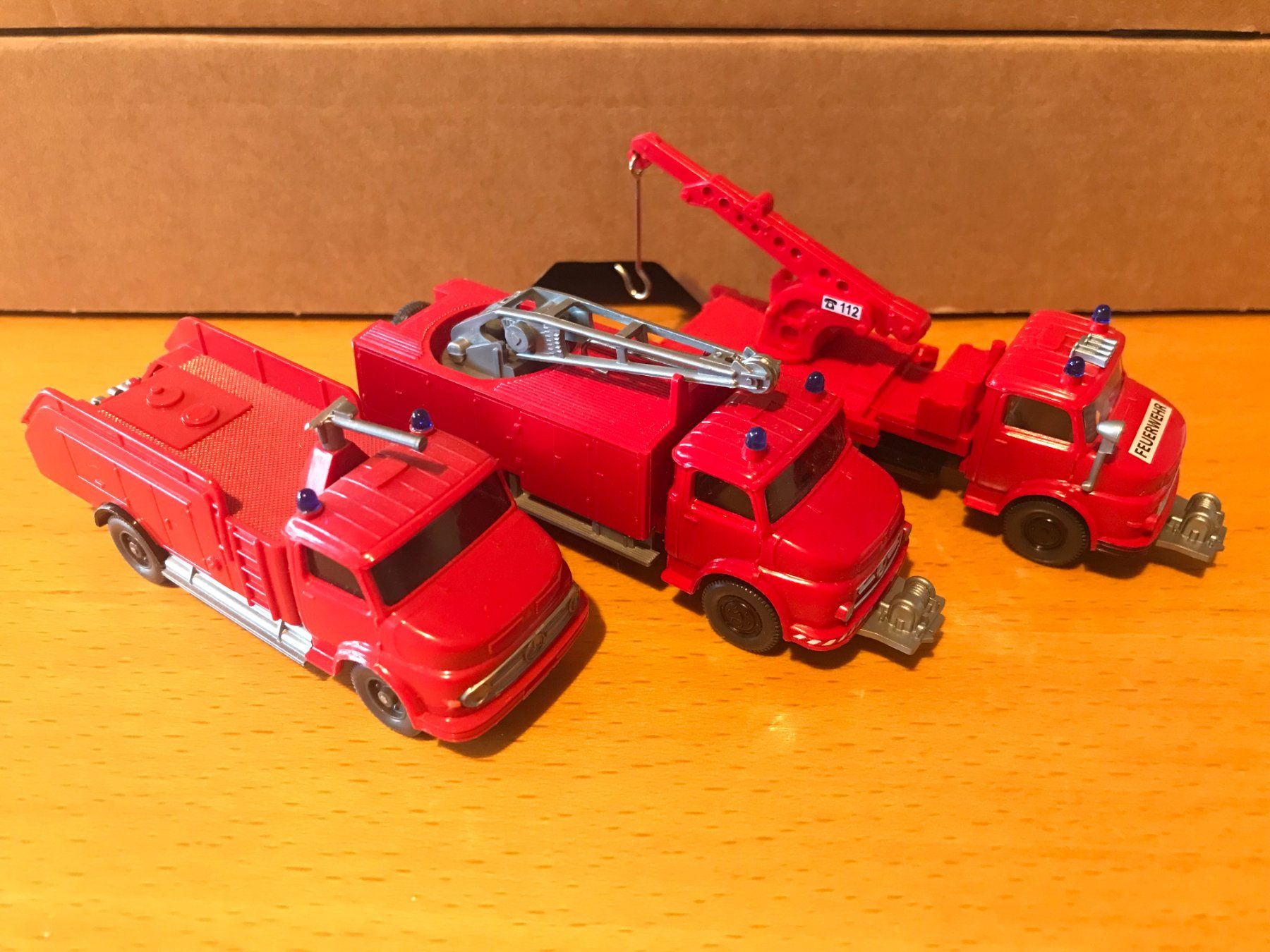 Modellini d'auto: 3x Mercedes LKW Feuerwehr – Usato da Luzern venduto da mey_s13