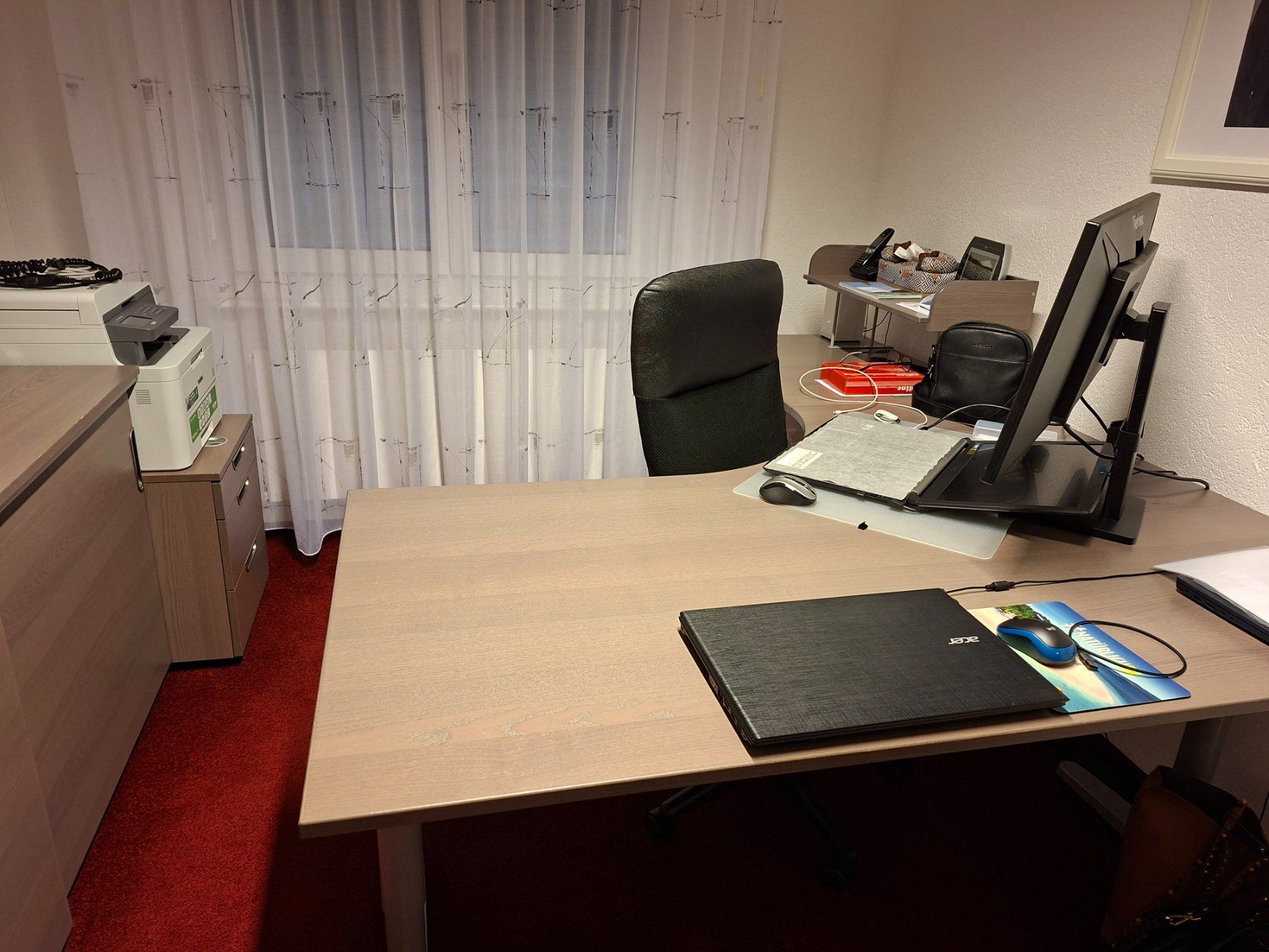 Bureaux: Komplette Büromöbel Einrichtung – D'occasion à Schwarzenbach SG par mel_s6jj