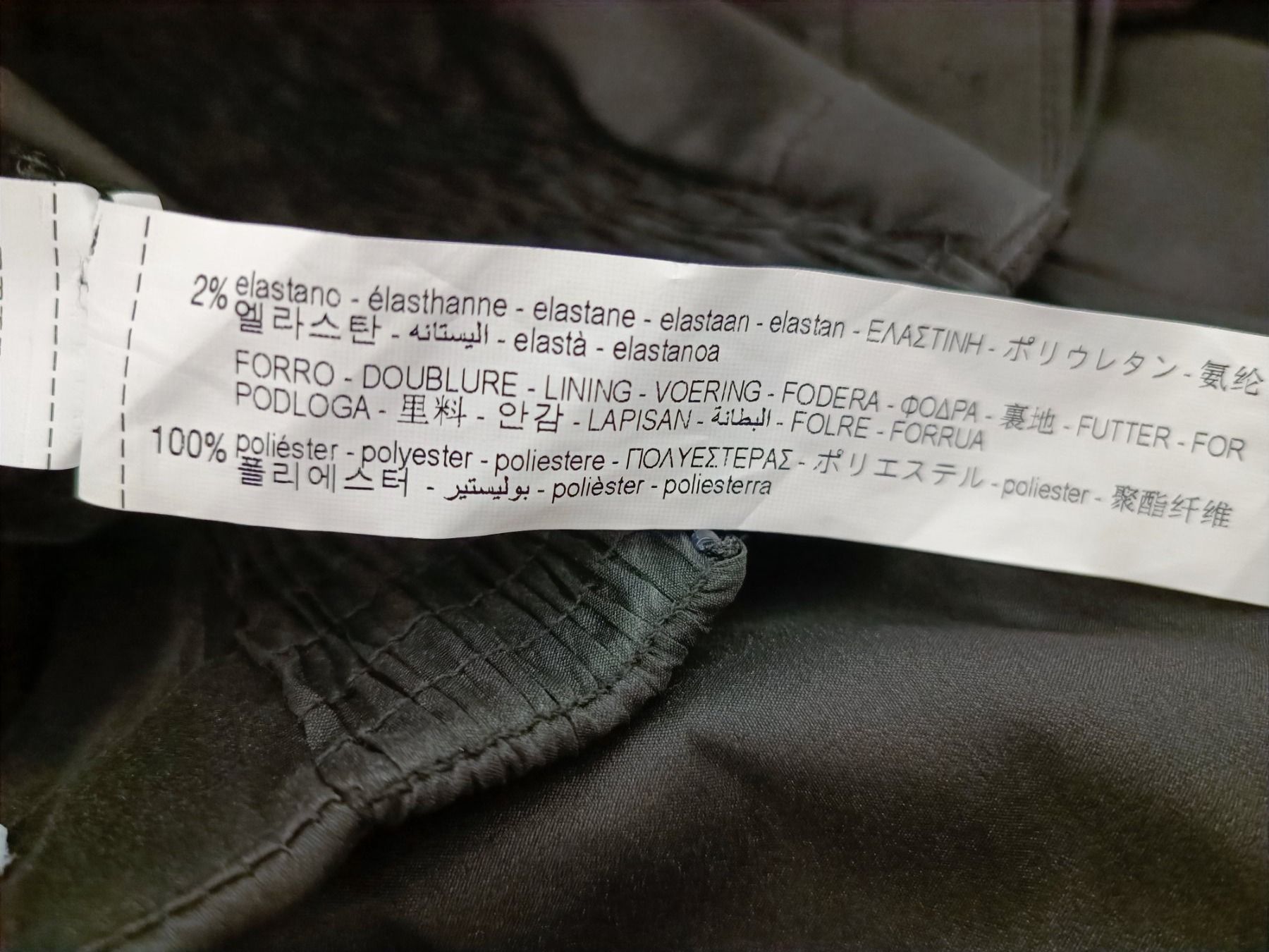 Zara Tute: Schwarzer Rüschenoverall von Zara. Größe XL – Nuovo (secondo la descrizione) da Wallisellen venduto da C_DM 9