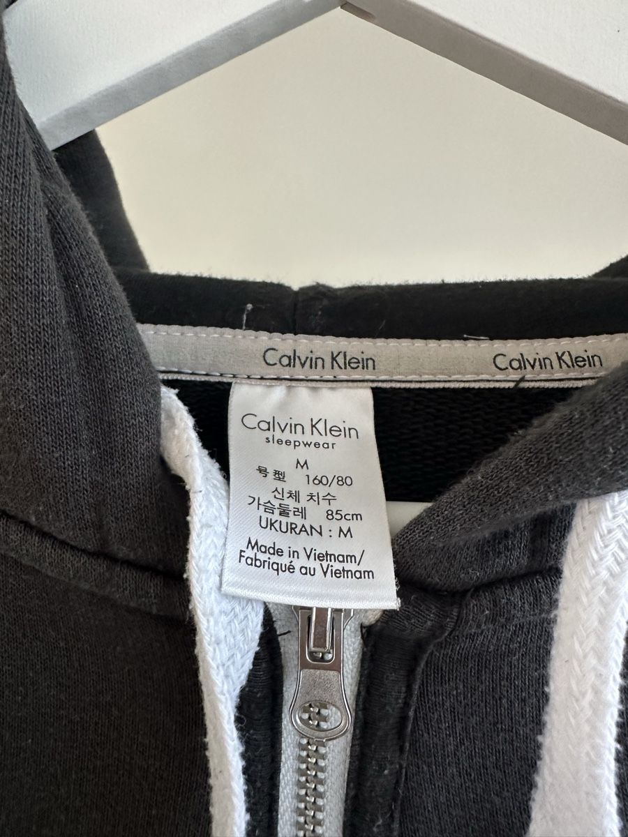 Calvin Klein Giacche: Calvin Klein Hoodie Full Zip – Usato da Gerlafingen venduto da pandaa1 1