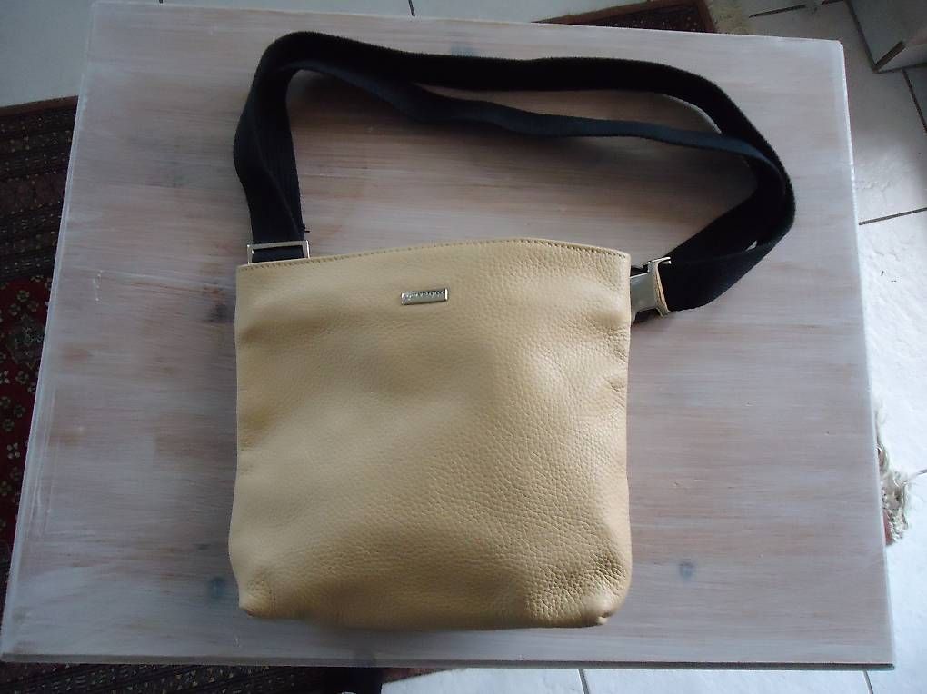 Taschen: Umhänge/Gürteltasche Marke NAVYOOT – Gebraucht aus Döttingen von nils014