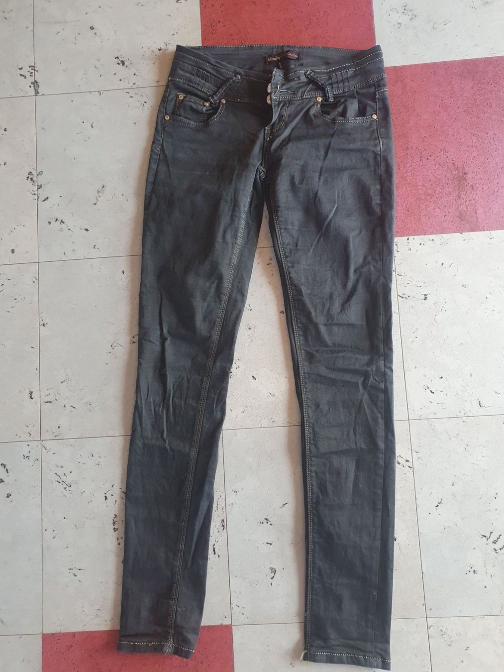 Jeans: Jeans – Usato da Moosseedorf venduto da Sonnenschein.. 2