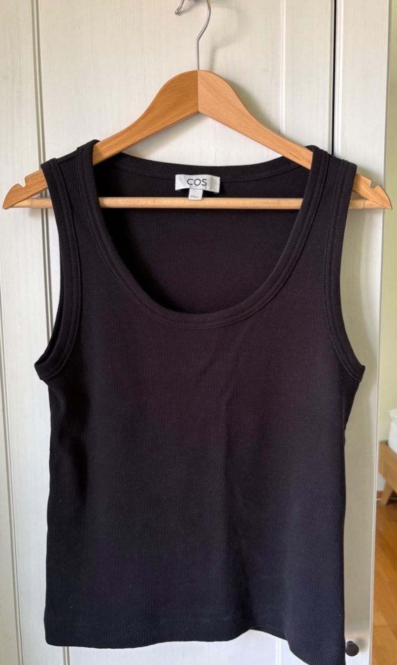 Cos Tops: COS Tanktop schwarz Grösse M – D'occasion à Uster par hanna99
