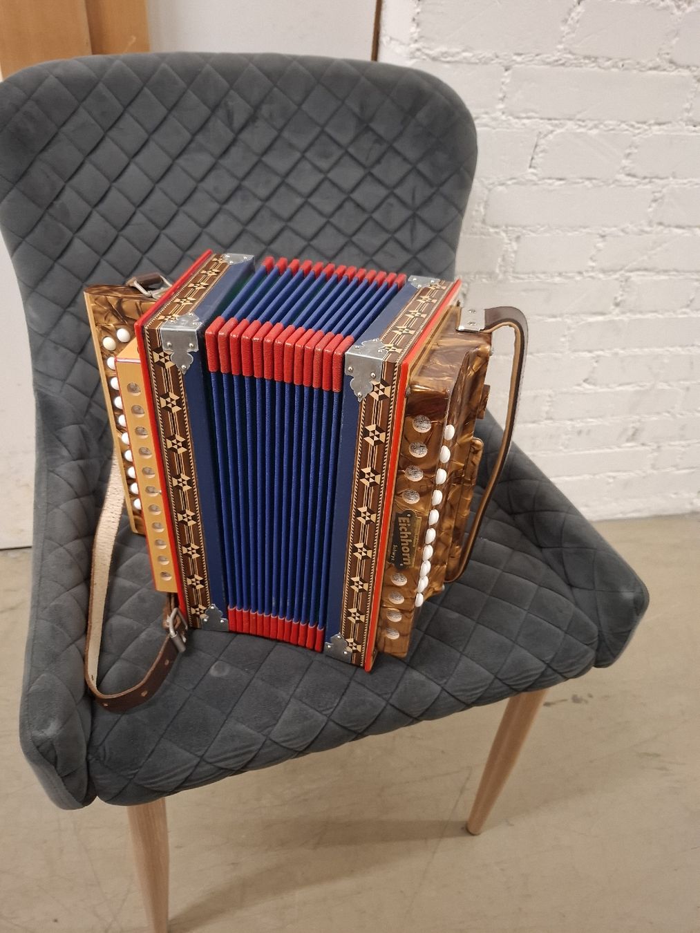 Eichhorn Strumenti musicali: 2 chörig Eichhorn orgeli – Usato da Villeneuve venduto da BibiVintage 1