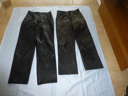 zwei Hosen für Damen aus echtem Leder