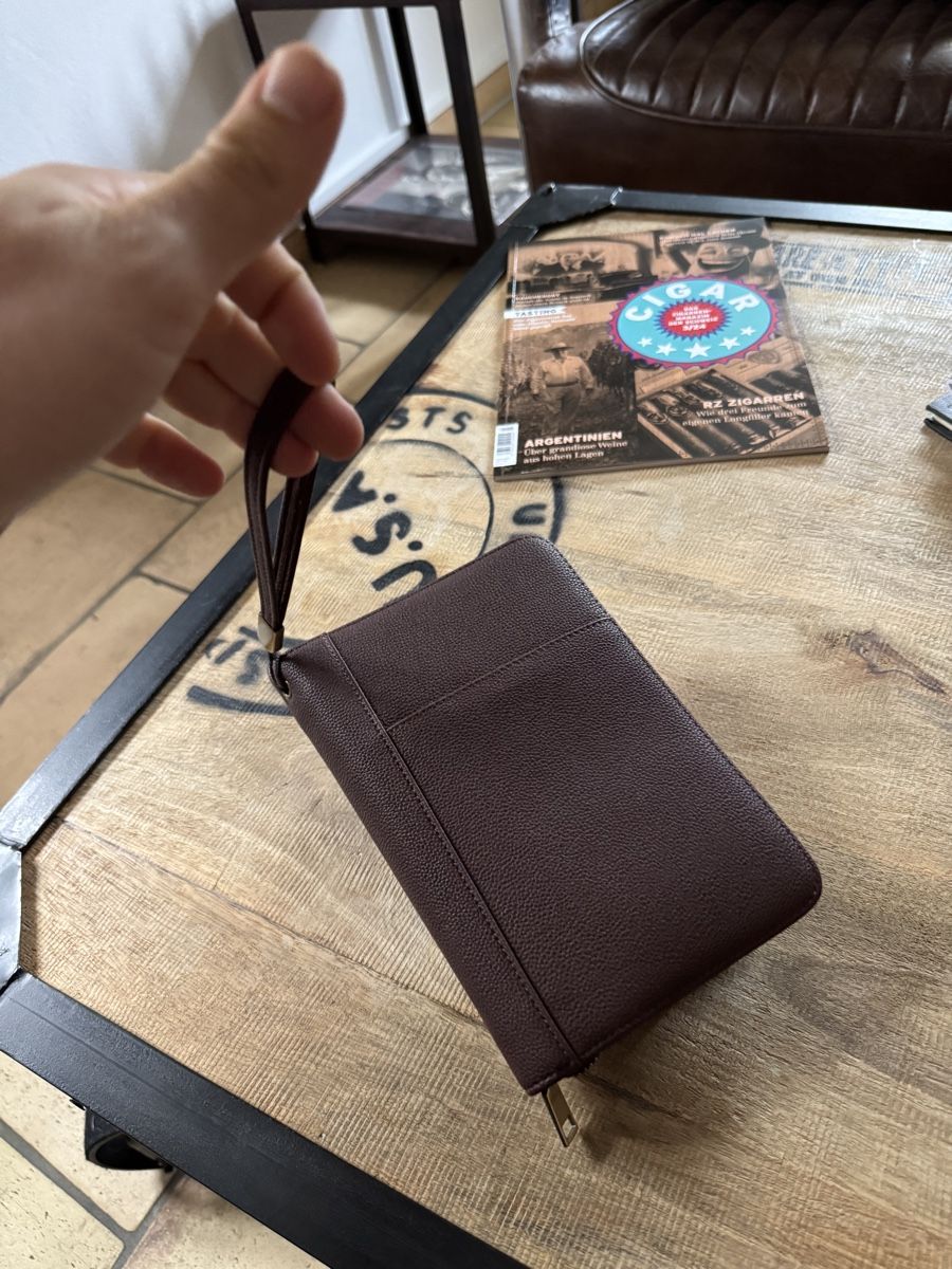 Humidor per sigari: Leather Cigar Case with Accessories – Nuovo (secondo la descrizione) da Seuzach venduto da Wolf936 7
