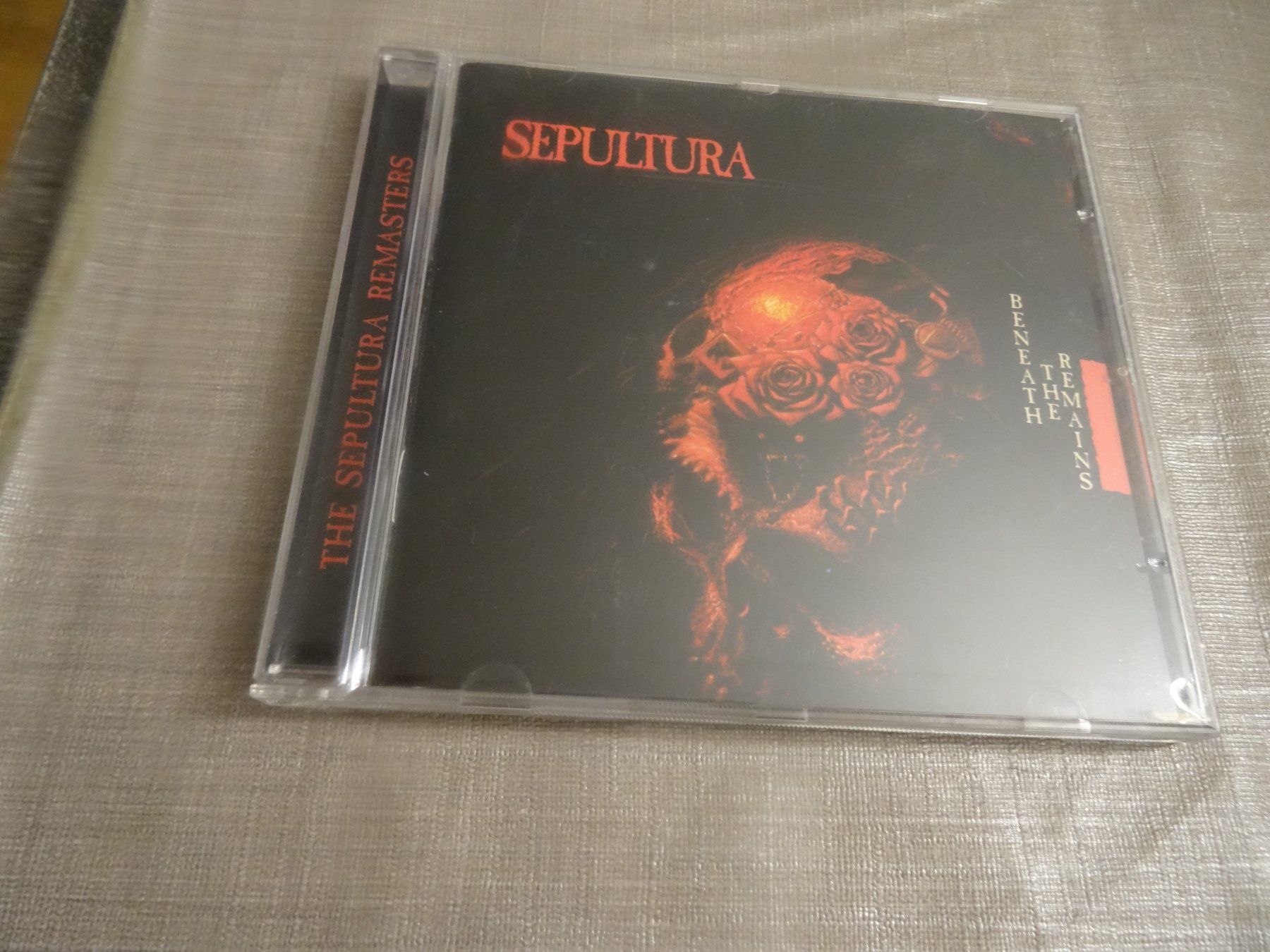 CDs: Sepultura - Beneath the Remains CD – Gebraucht aus Olten von Disc-Ausverkauf