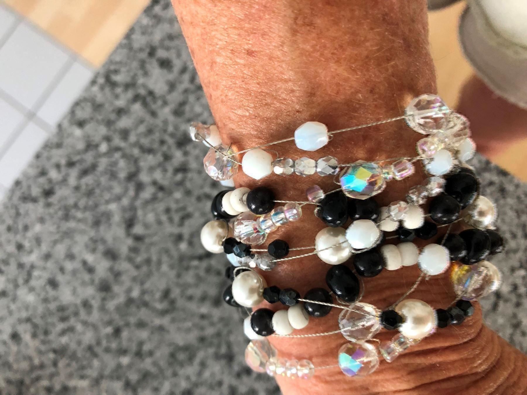 Bracciali & Braccialetti: 10-REIHIGES VERSPIELTES ARMBAND – Usato da Meggen venduto da Meggeni 2