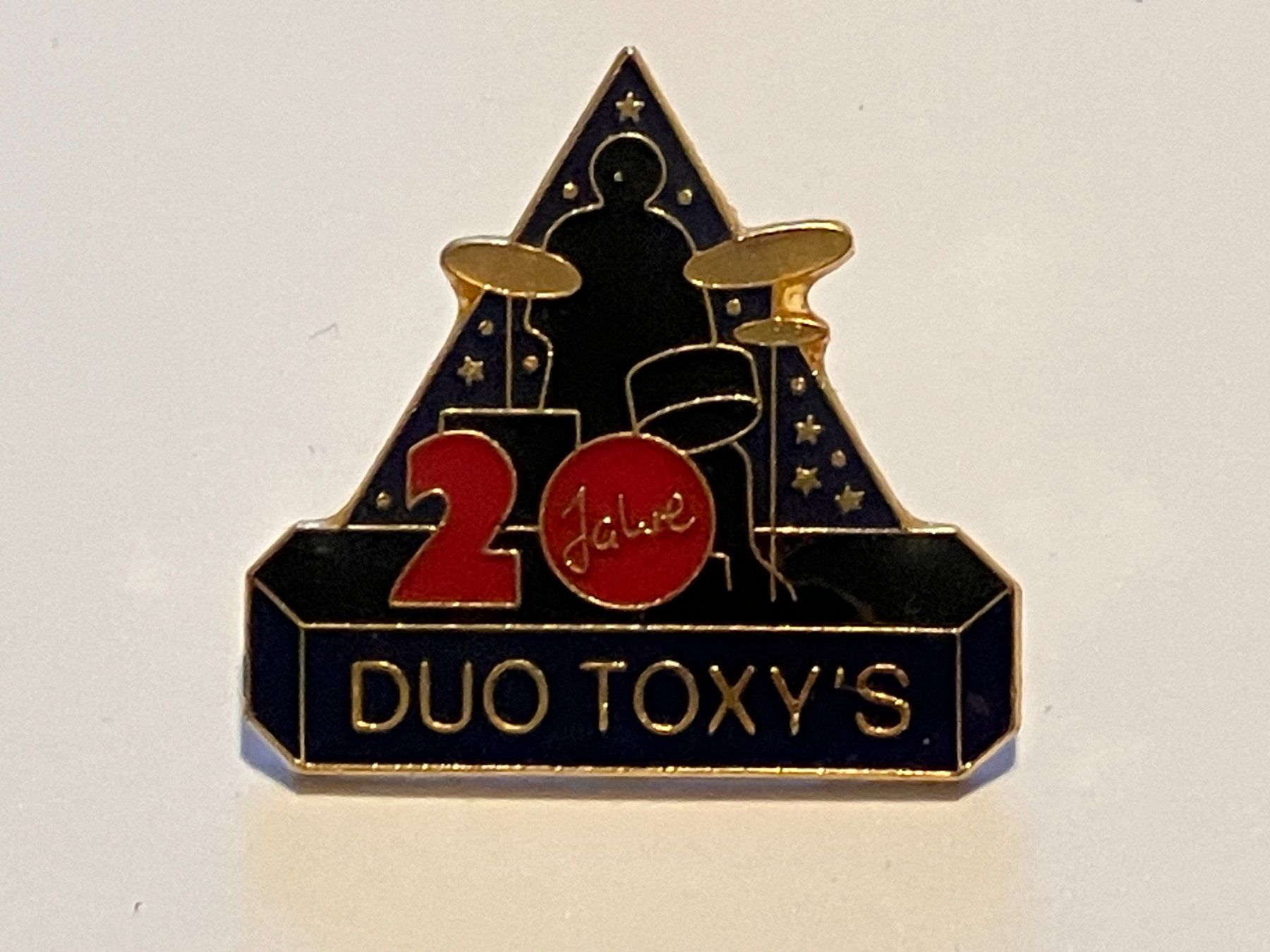 Placchette & Badge: 1 Pin Duo Toxy's 20 Jahre – Usato da Basel venduto da djwwpp