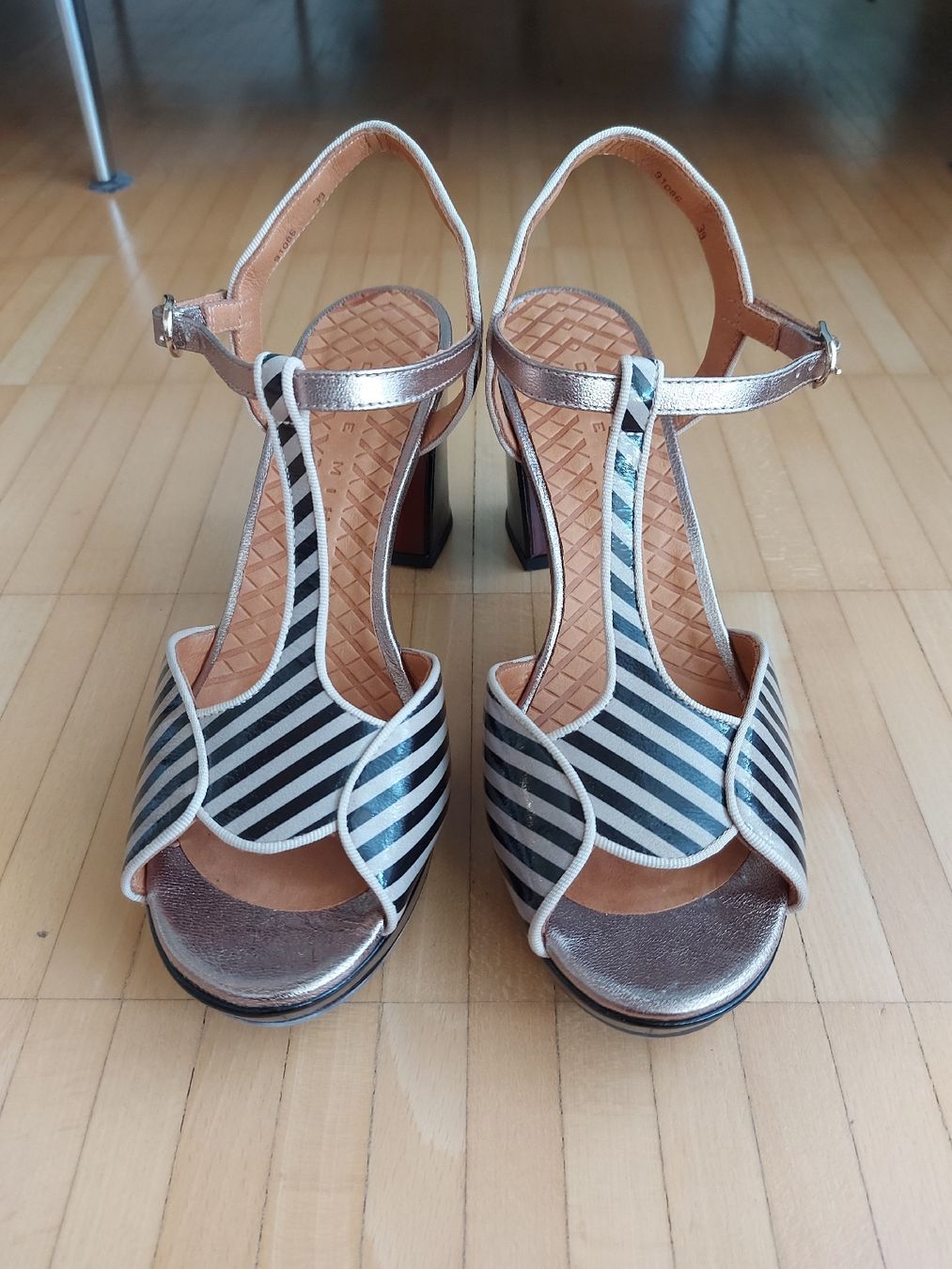Chie Mihara Scarpe da donna: Chie Mihara, Sandalen, Grösse 39 – Nuovo (secondo la descrizione) da Oberengstringen venduto da PaolaDe