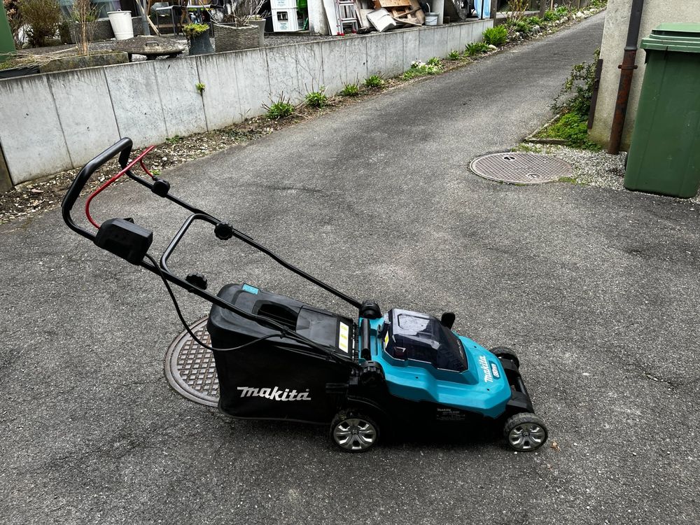 Akku Rasenmäher Makita DLM382Z Kaufen auf Ricardo