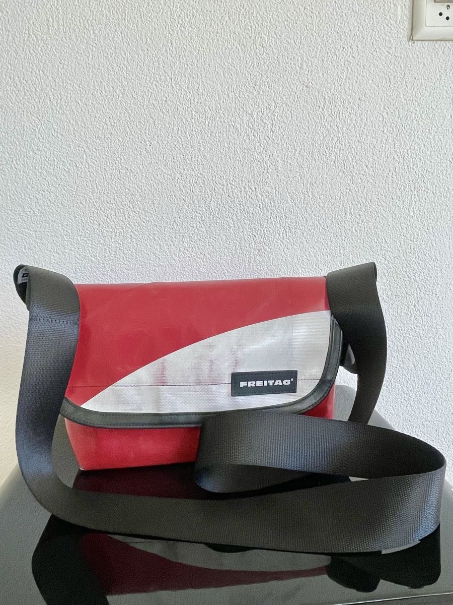 Freitag Sonstige Kleidung & Accessoires: FREITAG Hawaii Five Umhängetasche – Gebraucht aus Richterswil von Prangins9 3