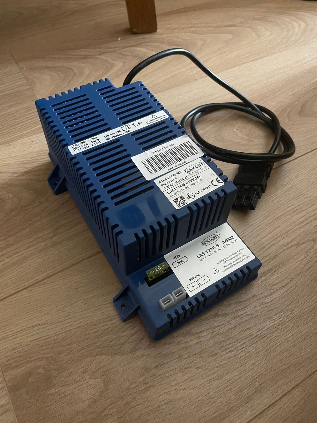 Batterie-Ladegeräte: Schaudt LAS 1218-S AGM2 Ladegerät 12V – Gebraucht aus Berg am Irchel von