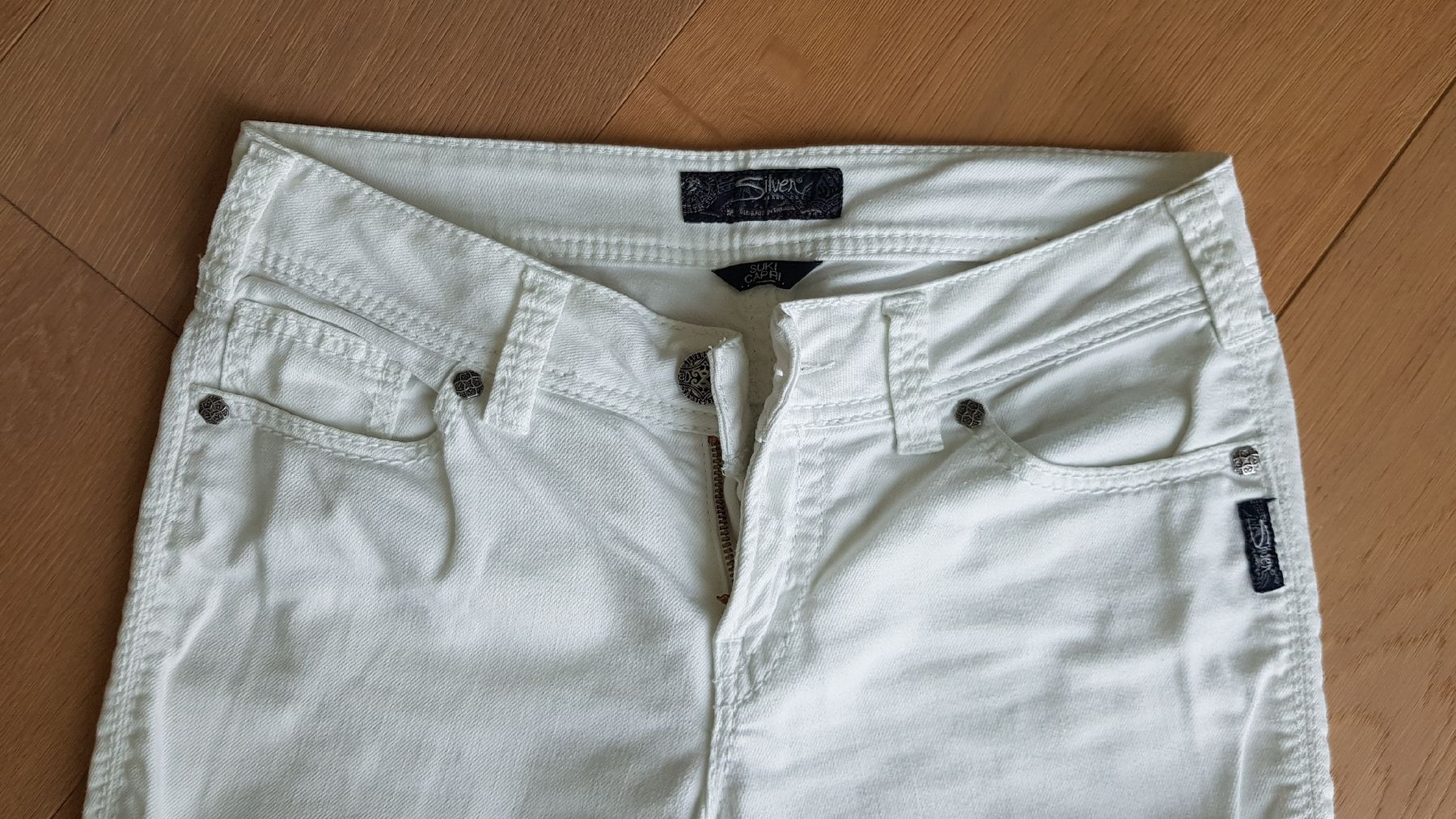 Jeans: Silver  Jeans Weiss Capri Gr.29 – Nuovo (secondo la descrizione) da Rapperswil SG venduto da Mucki08 1