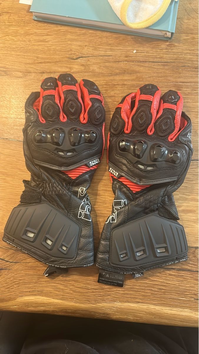IXS Guanti & manicotti: Motorradhandschuhe IXS neuwertig – Nuovo (secondo la descrizione) da Kriens venduto da Savas04