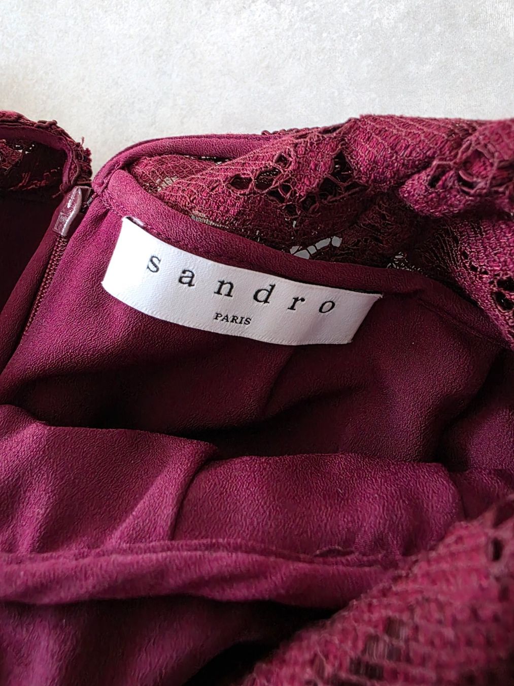 Sandro Vestiti: Robe bordeaux Sandro, taille 1, dentelle florale chic – Nuovo (secondo la descrizione) da Vallamand venduto da joa_6v5n 3