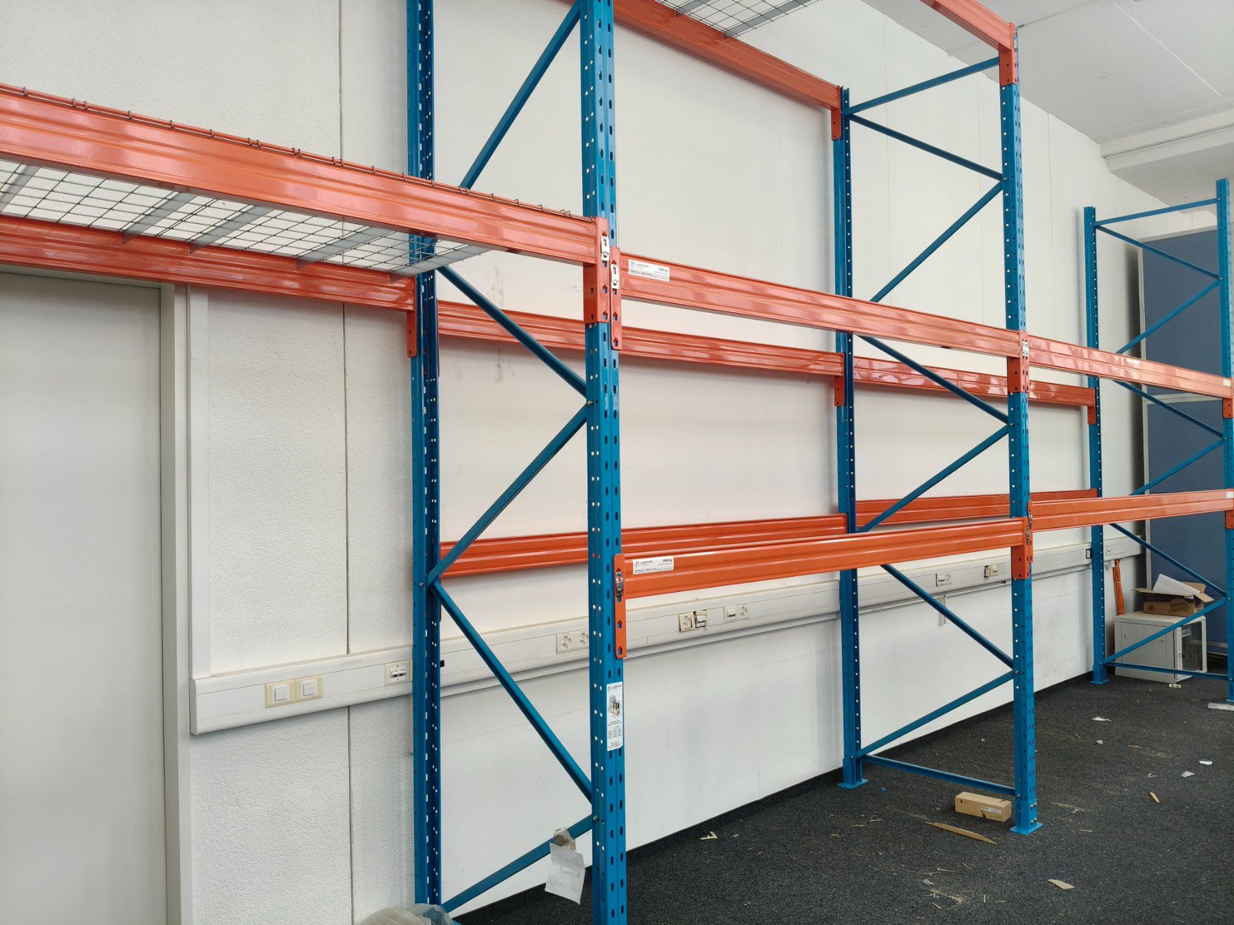 Scaffali: Hochregal System Blau Orange Stahl Gebraucht – Usato da Kriens venduto da DrogerieMarkt24