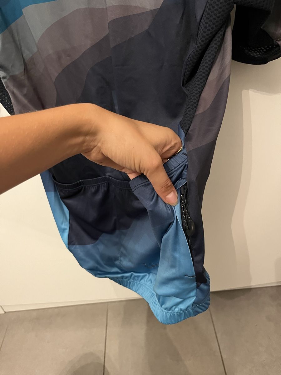 Craft Canottiere & Pantaloni: Neuf - Maillot de vélo Craft taille L  – Nuovo e nell'imballaggio originale da Aigle venduto da sow_m7gm 3