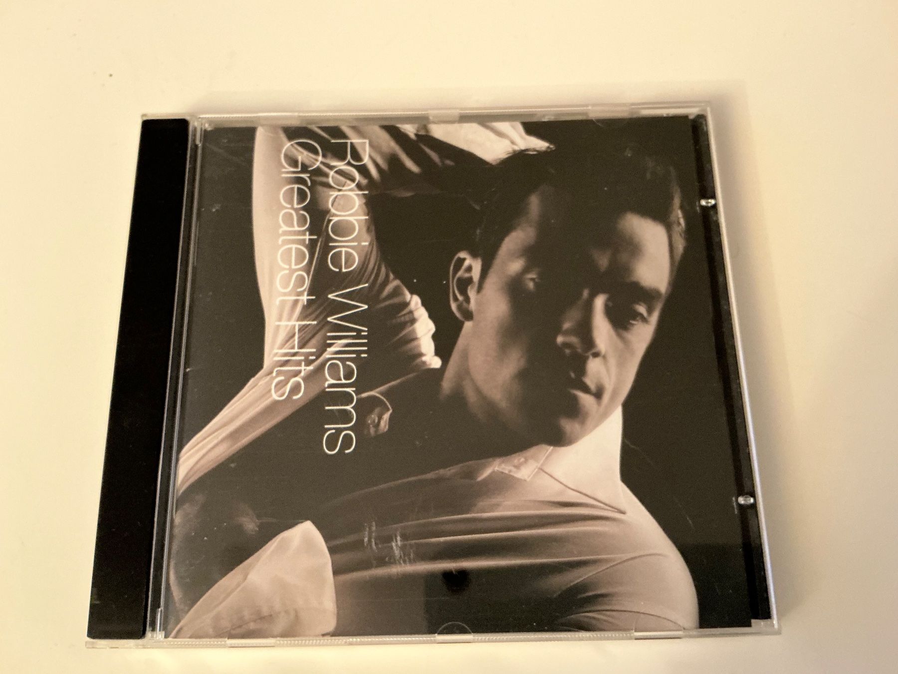 CD: Robbie Williams / Greatest Hits / 2004 – Usato da Dübendorf venduto da Shreck