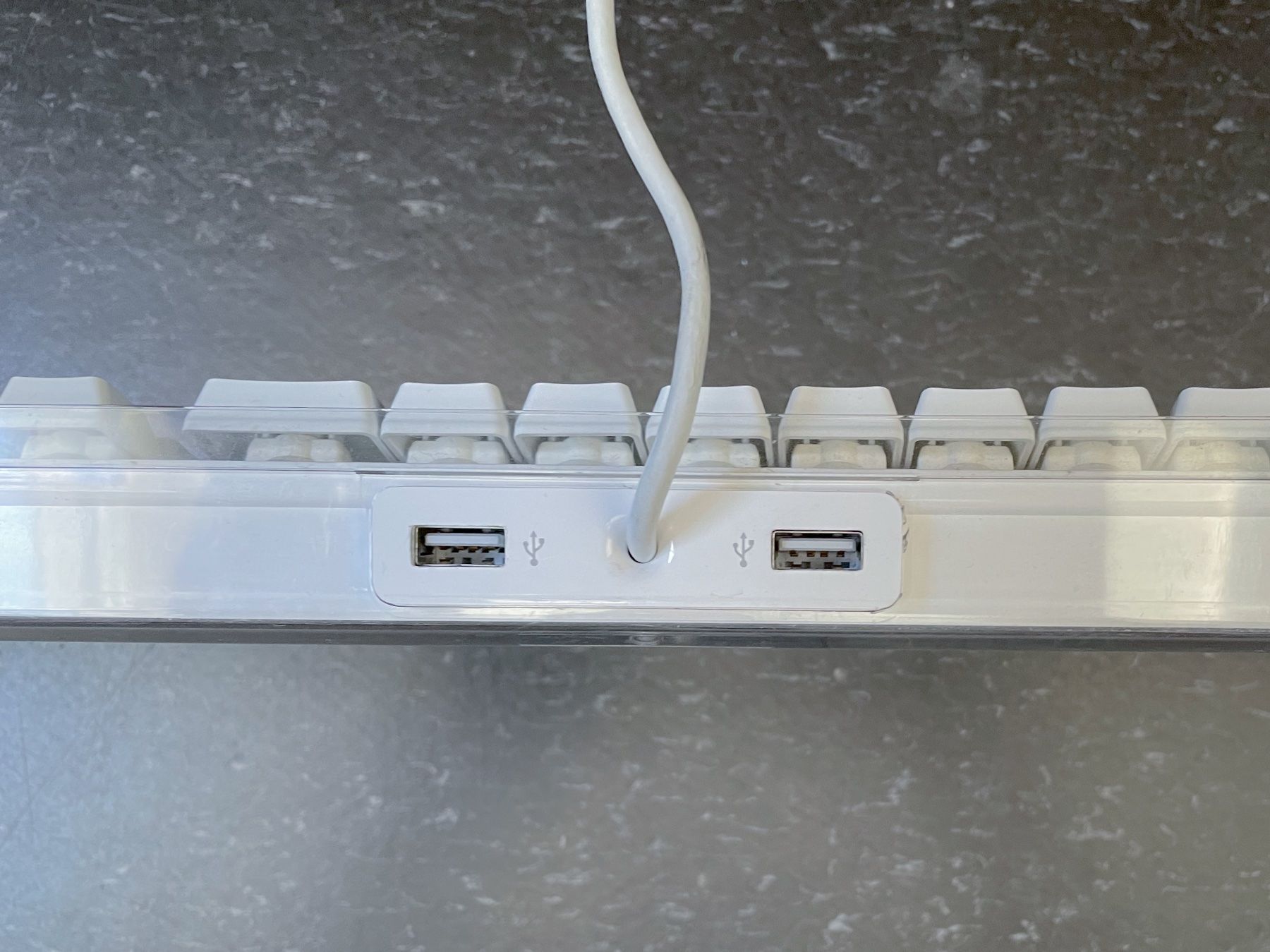 Apple Tastaturen: Apple Keyboard A1048 CH-DE Layout – Gebraucht aus Port von  2