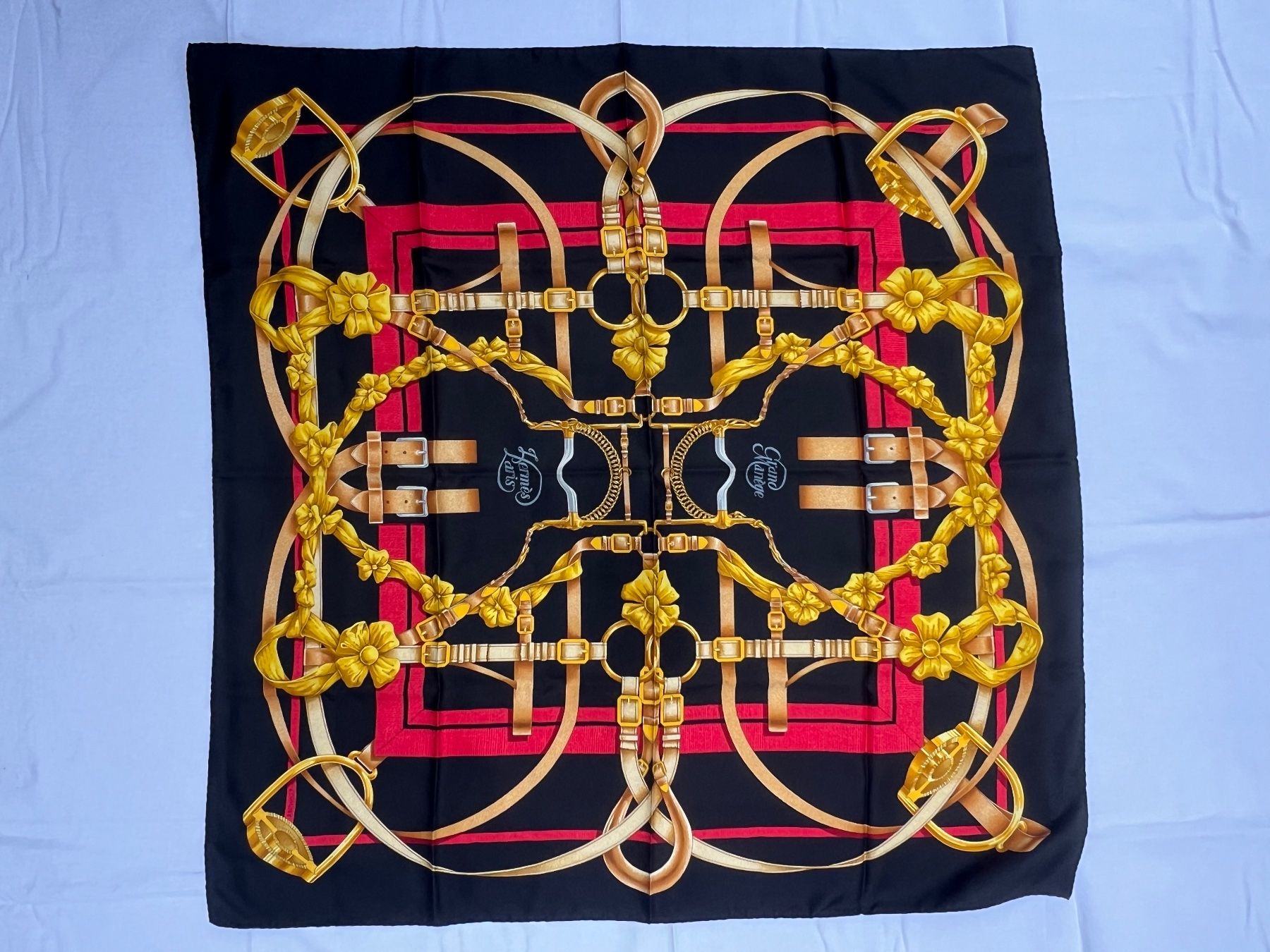 Foulards, Tücher & Schals: Carré Hermès – Gebraucht aus Willisau von Foehren15