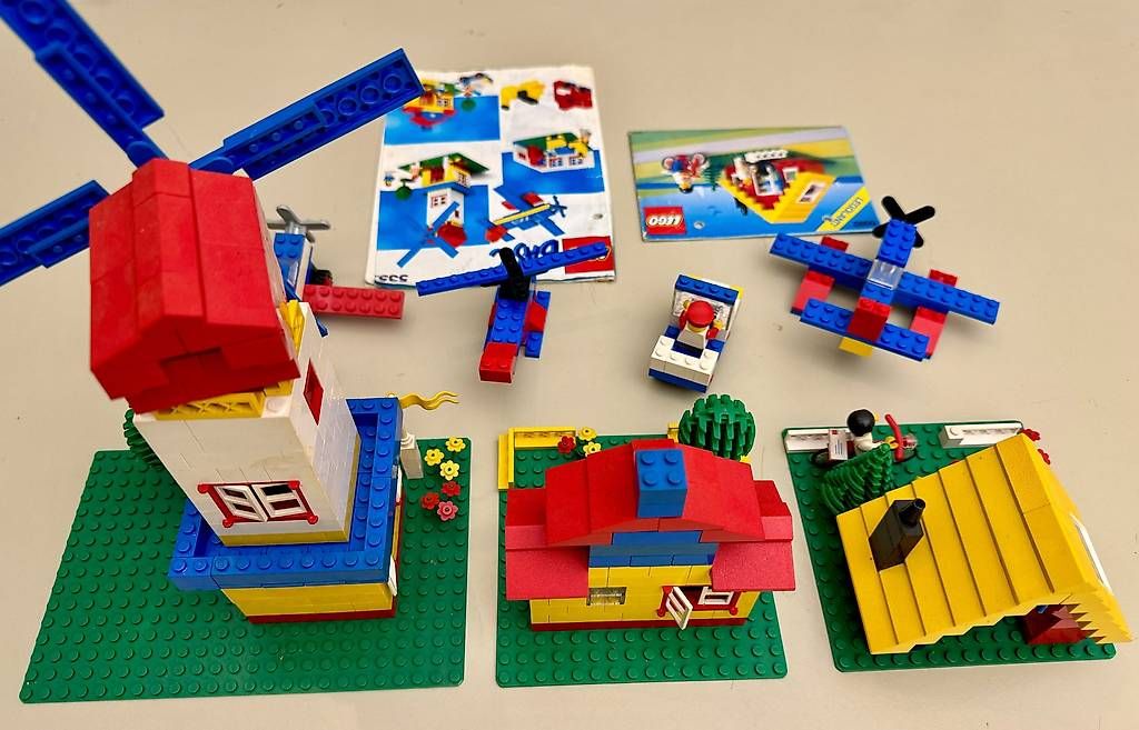Lot Vintage LEGO FABULAND – Bateau, Voiture, Camion, Avion + 6 Personnages (Chien, Cochon…)