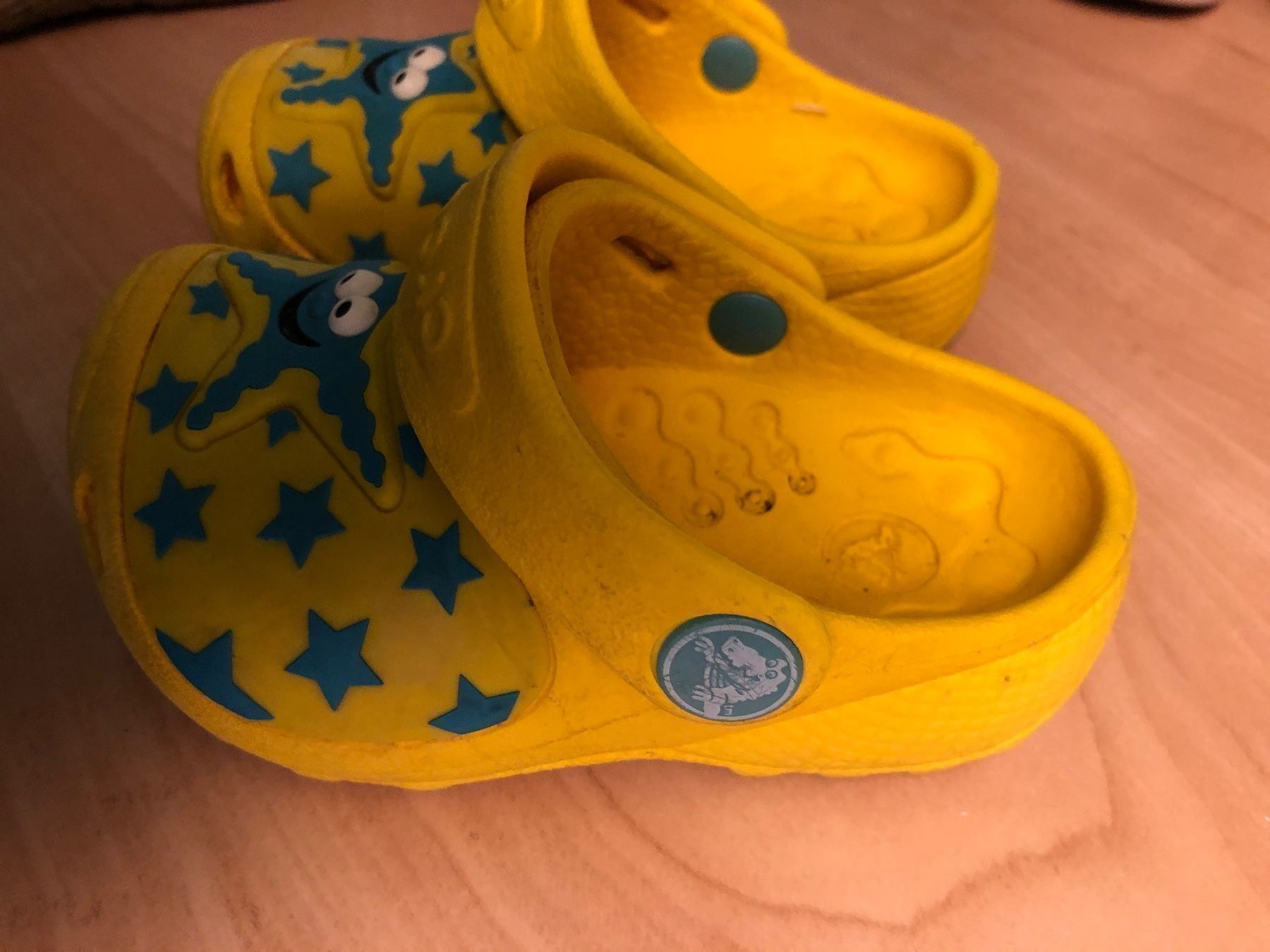 Crocs Chaussures filles: Crocs 4/5 Gr.19-21 – D'occasion à Obergerlafingen par cabo4