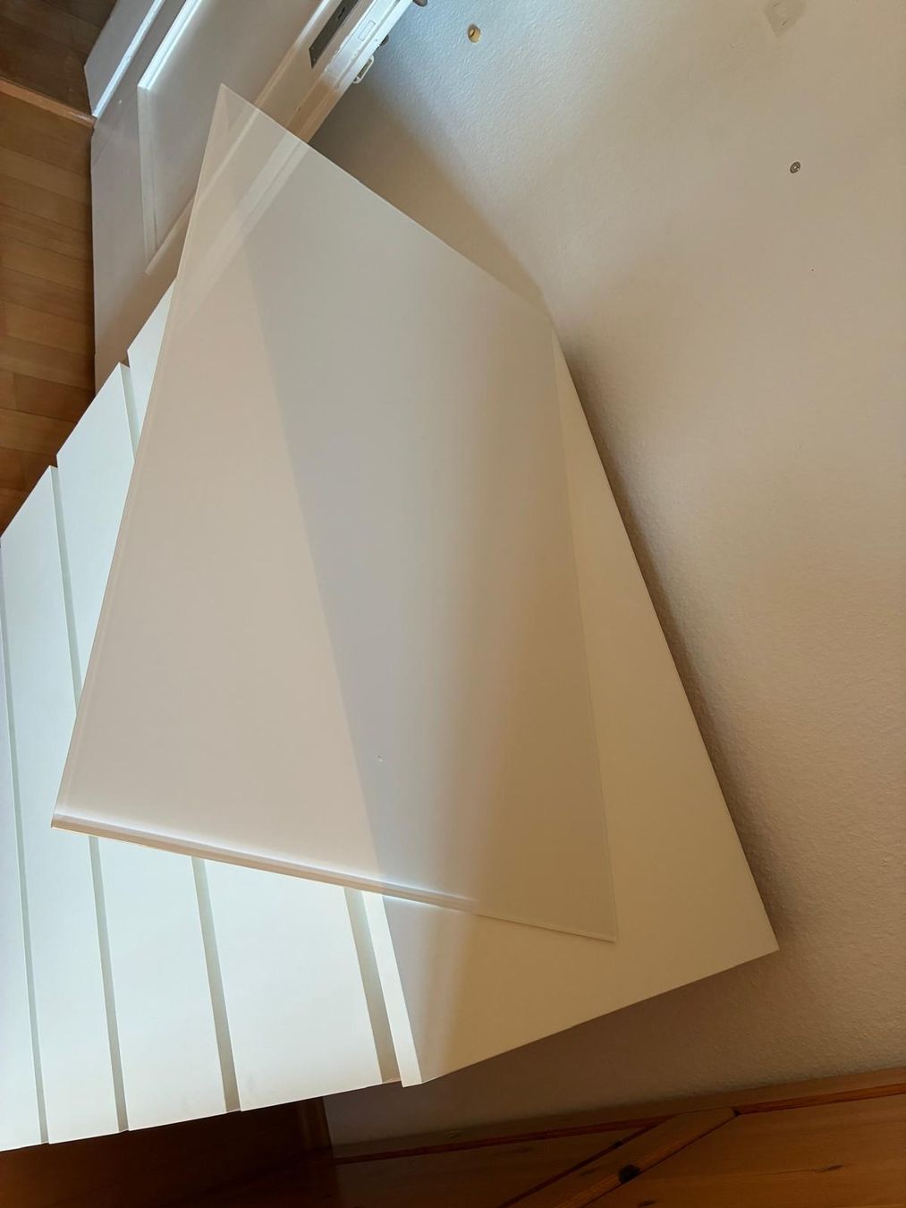 Ikea Verres: Glasplatte von MALM Ikeakommode – D'occasion à Wettingen par cor_2s7t