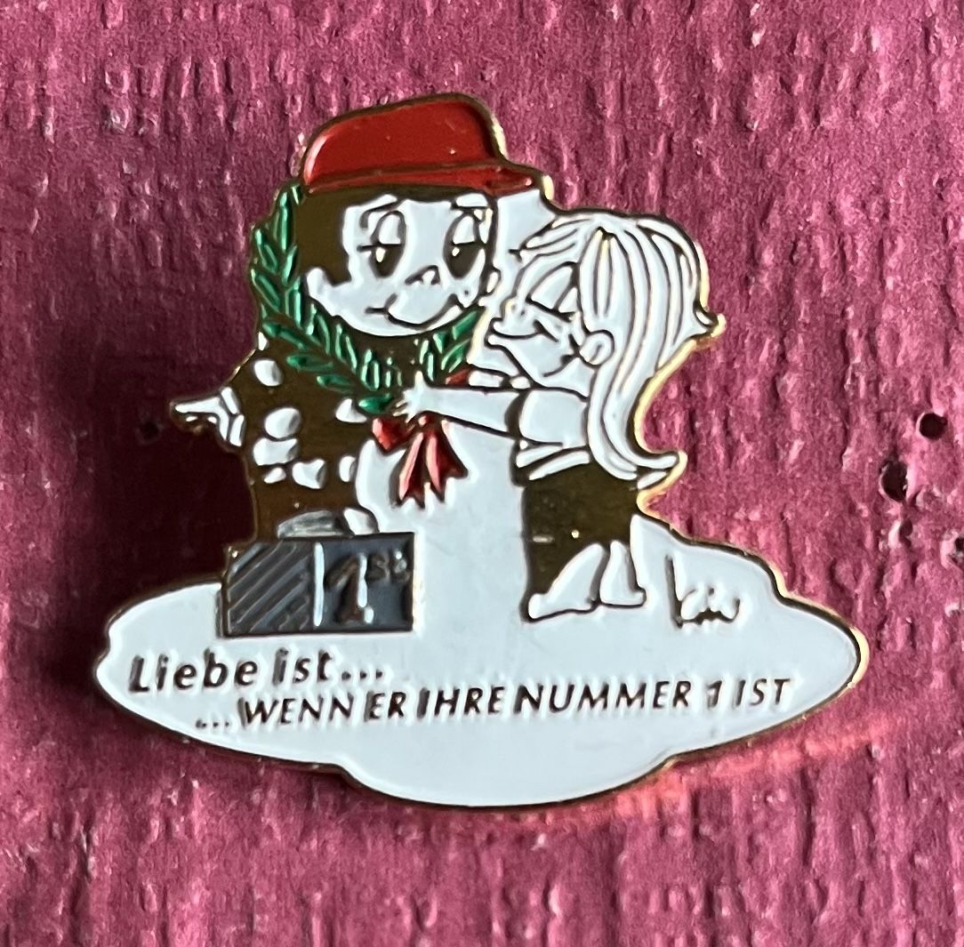 Placchette & Badge: Liebe ist … Pin – Usato da Itingen venduto da Bebbi6569