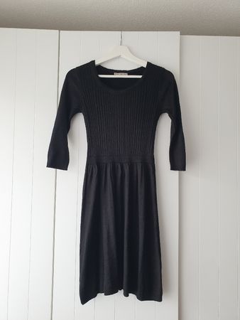 Schwarzes Strickkleid S/36