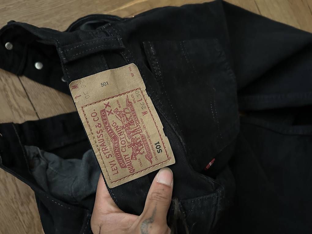Jeans: 2 Levis Jeans  1x Blue Denim & 1x Schwarz  – D'occasion à Winterthur par jen_6bzw 3