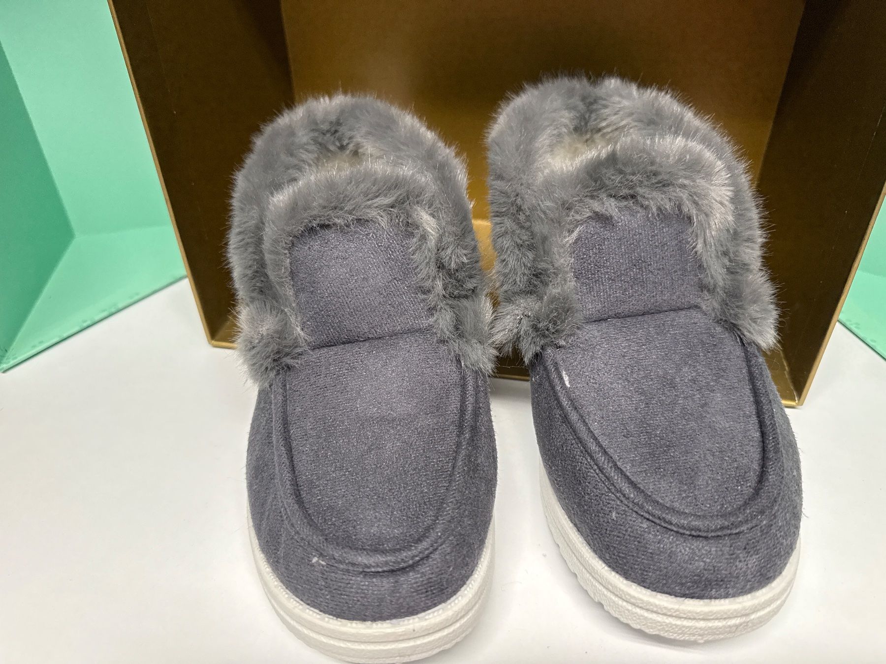 Scarpe da donna: Geschlossener Hausschuh NEU 39 – Usato da Birr venduto da WalkyriaM