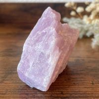 ✲ Kunzit Rohstein ✲ 85g / 61mm UV aktiv Kunzite Raw
