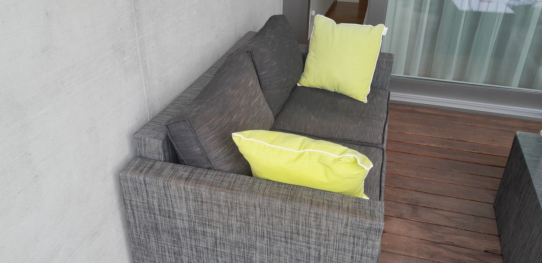 Divani: Balkon-Sitzgruppe mit Loungetisch – Usato da Rheinfelden venduto da globis67 2