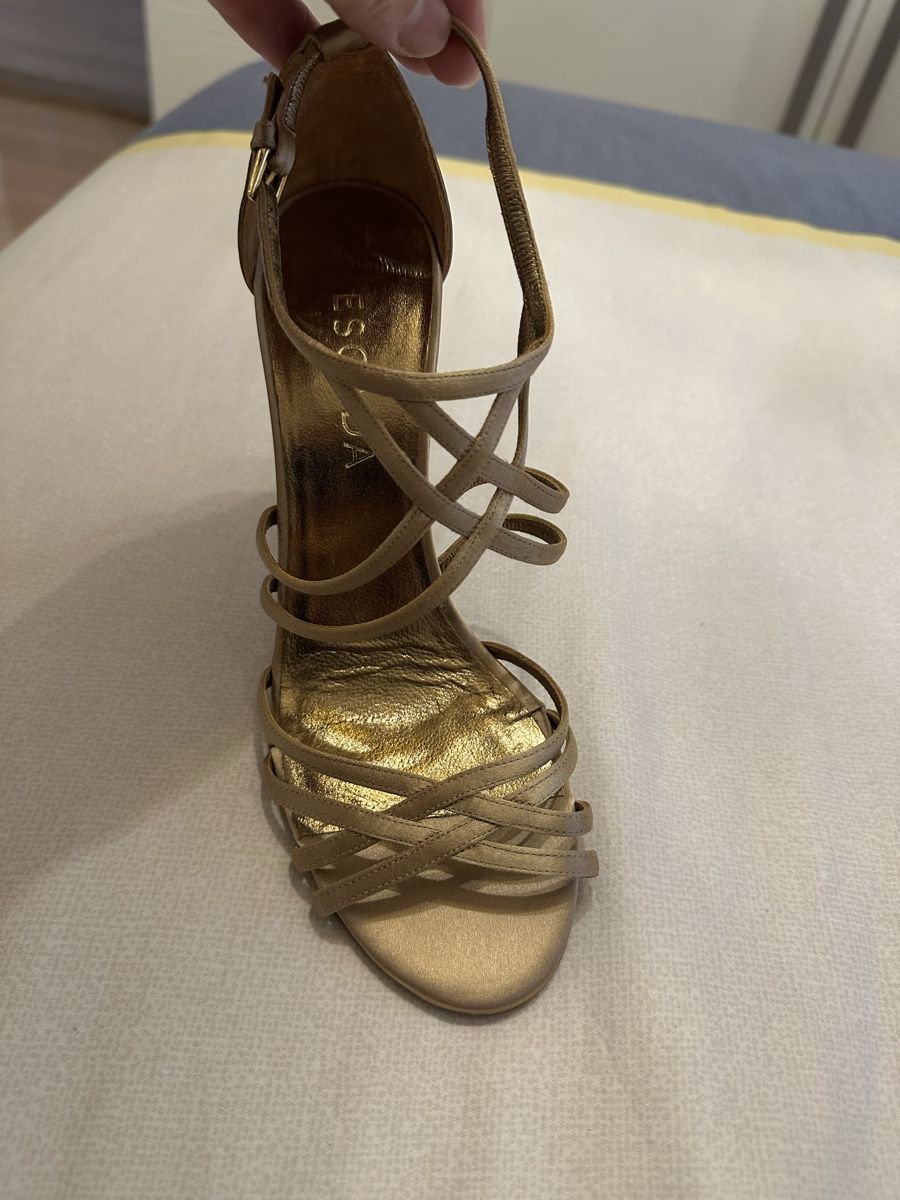 Damenschuhe: Escada schuhe – Gebraucht aus zug von iir