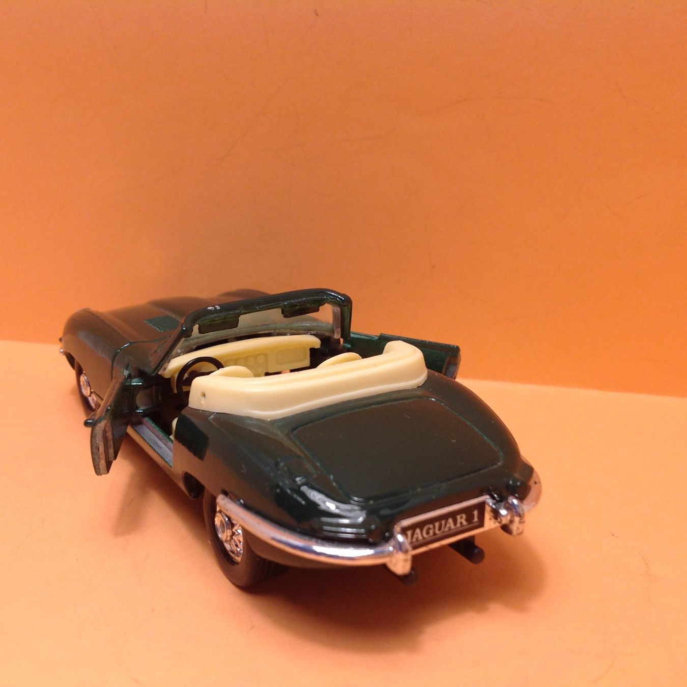 Jaguar Modellautos: Jaguar E-Type , 2x Modellauto – Neu (gemäss Beschreibung) aus Seuzach von Jage 2